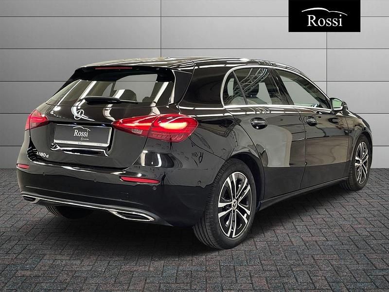 Usata Mercedes A180 Advanced 116 CV (85 kW) 2023 Nero Berlina