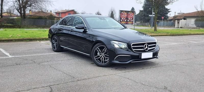 Usata Mercedes E200 Premium Plus 150 CV (110 kW) 2019 Nero Berlina
