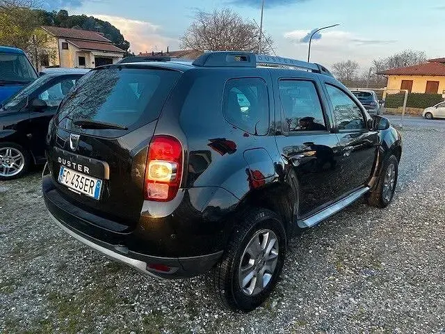 Usata Dacia Duster Lauréate 109 CV (80 kW) 2016 Nero SUV