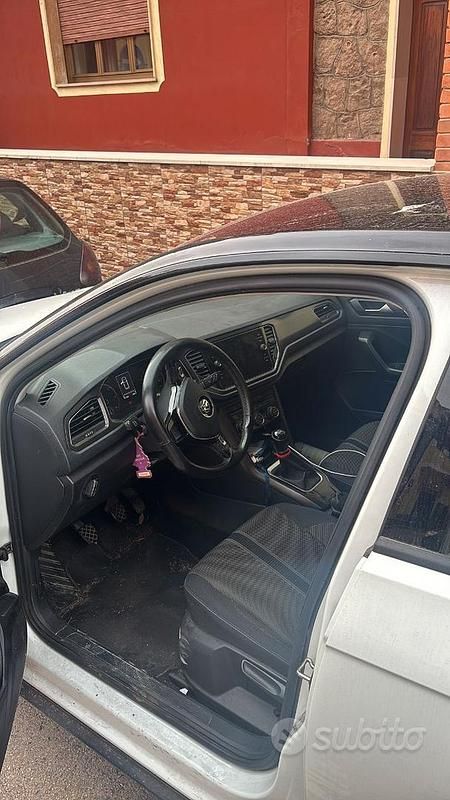 Usata VW T-Roc Style 116 CV (85 kW) 2019 Bianco SUV