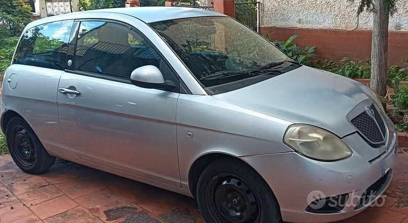 Usata Lancia Ypsilon 77 CV (56 kW) 2010 Grigio Utilitaria