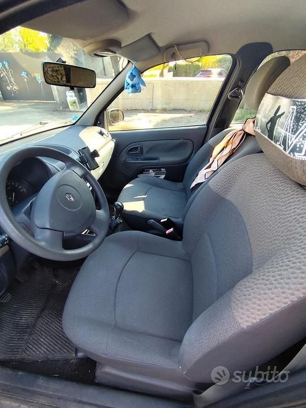 Usata Renault Clio II 2005 Blu Berlina