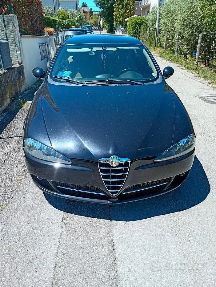 Usata Alfa Romeo 147 105 CV (77 kW) 2008 Nero Utilitaria