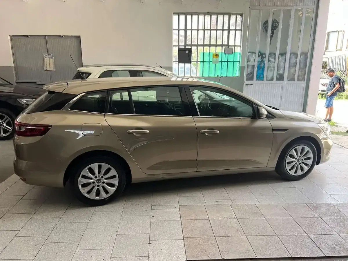 Usata Renault Mégane GrandTour 95 CV (69 kW) 2019 Other Station wagon