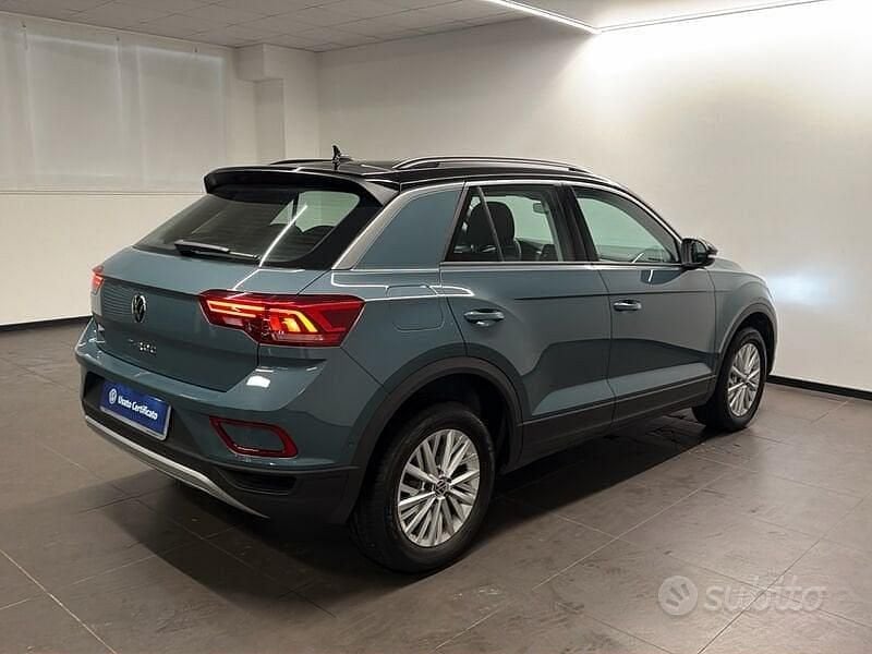 Usata VW T-Roc Life 116 CV (85 kW) 2025 Blu SUV