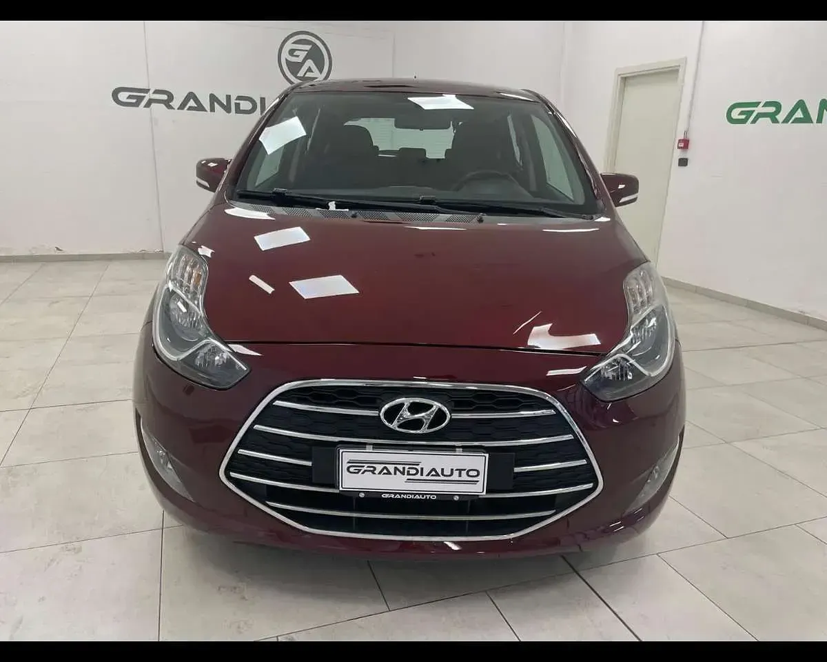 Usata Hyundai ix20 Xpossible 90 CV (66 kW) 2016 Rosso Utilitaria