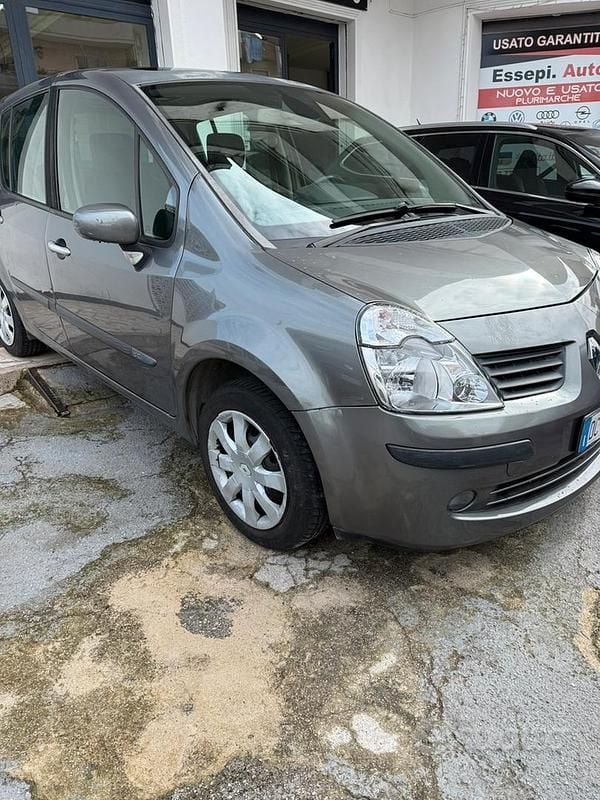 Grigio Usata 2005 Renault Modus Monovolume | 1499 € (Ottimo prezzo) - Immagine 1/4