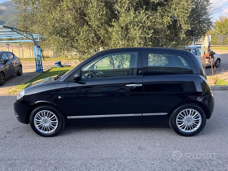 Usata Lancia Ypsilon 60 CV (44 kW) 2009 Nero Utilitaria