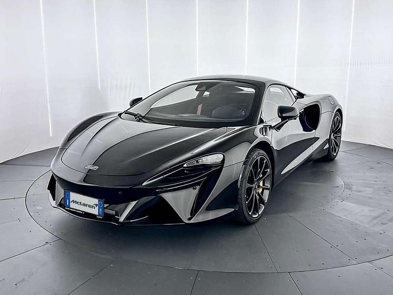 Nuova McLaren Artura 700 CV (514 kW) 2026 Nero Coupé