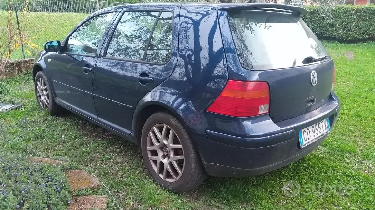 Usata VW Golf IV 110 CV (80 kW) 2004 Blu Berlina
