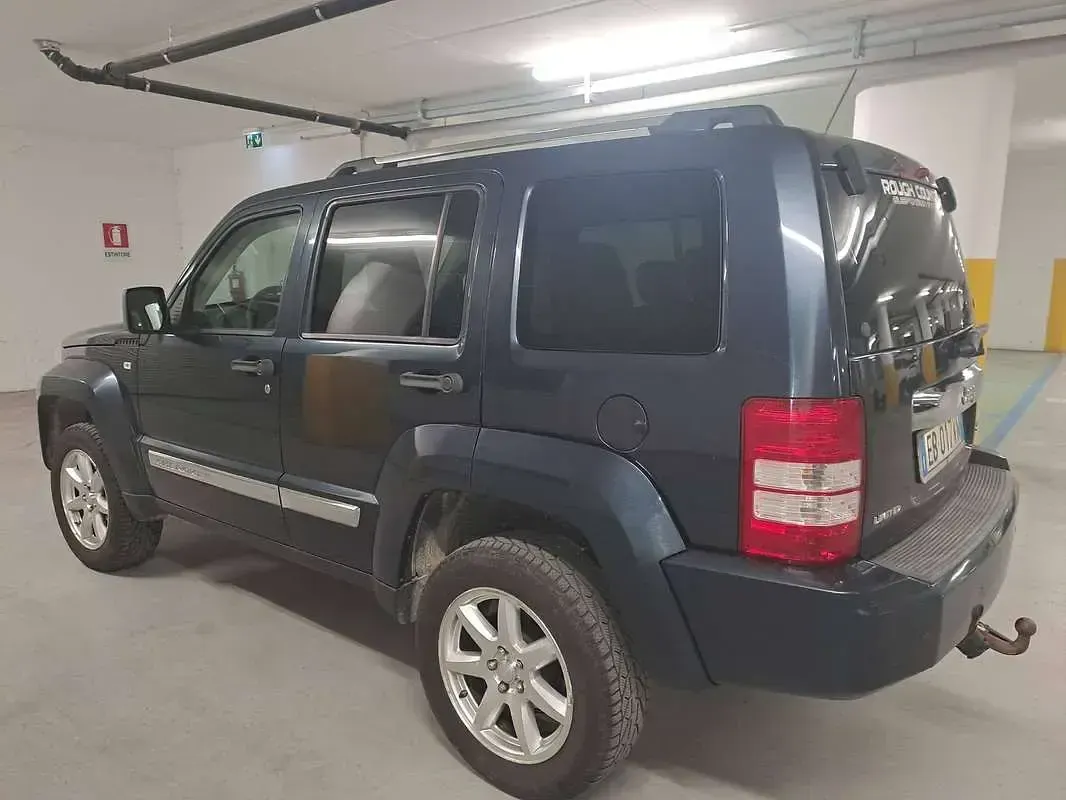 Usata Jeep Cherokee Limited 177 CV (130 kW) 2010 Blu/azzurro SUV