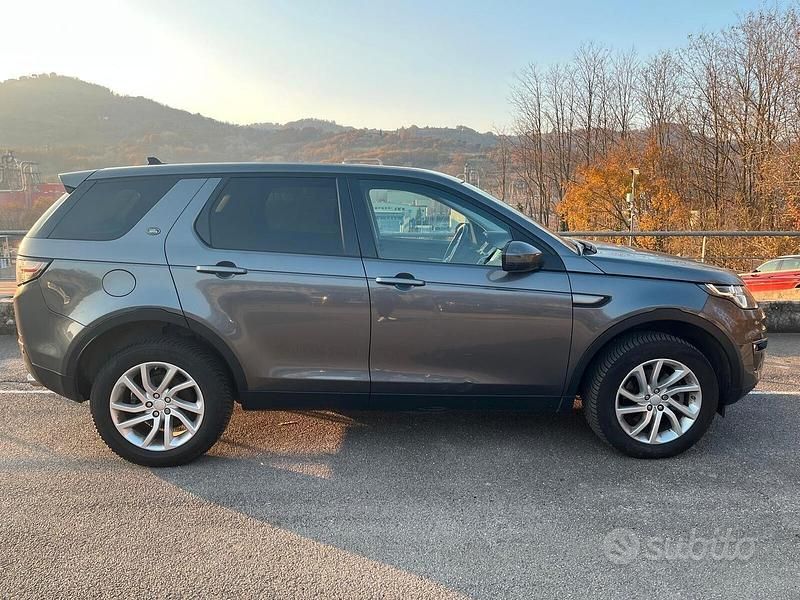 Usata Land Rover Discovery Sport 180 CV (132 kW) 2016 Grigio SUV