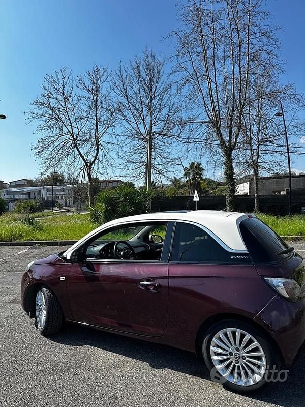 Usata Opel Adam 70 CV (51 kW) 2014 Viola Utilitaria