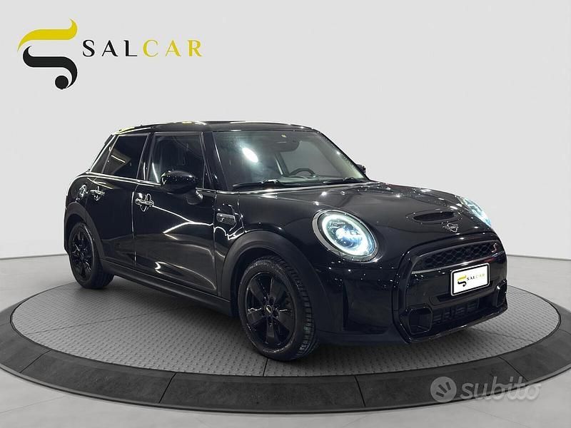 Usata Mini Cooper S 180 CV (132 kW) 2022 Nero Utilitaria