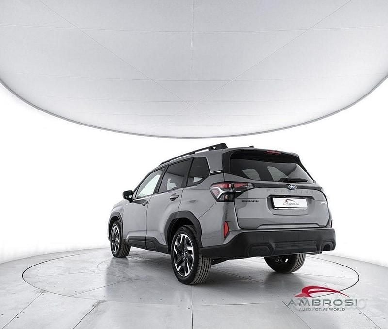 Usata Subaru Forester Style 136 CV (100 kW) 2025 Grigio SUV