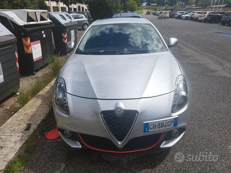 Usata Alfa Romeo Giulietta Business 120 CV (88 kW) 2017 Argento Utilitaria