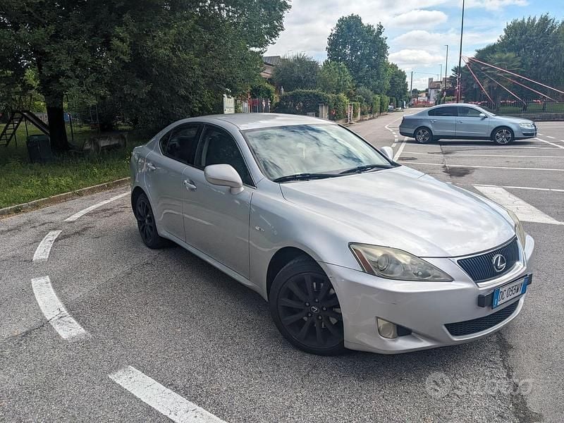 Usata Lexus IS220d 177 CV (130 kW) 2006 Grigio Berlina