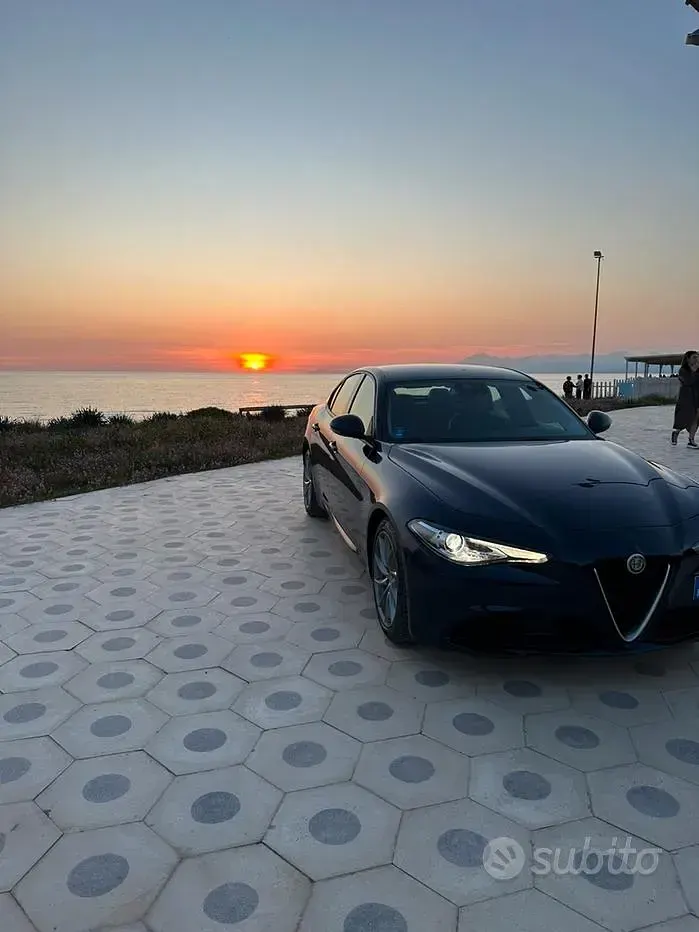 Usata Alfa Romeo Giulia Super 150 CV (110 kW) 2018 Blu Berlina