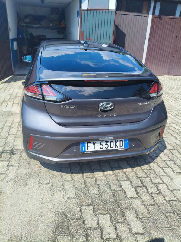 Grigio Usata 2019 Hyundai Ioniq Due volumi | 16.500 € (Buon prezzo) - Immagine 1/4