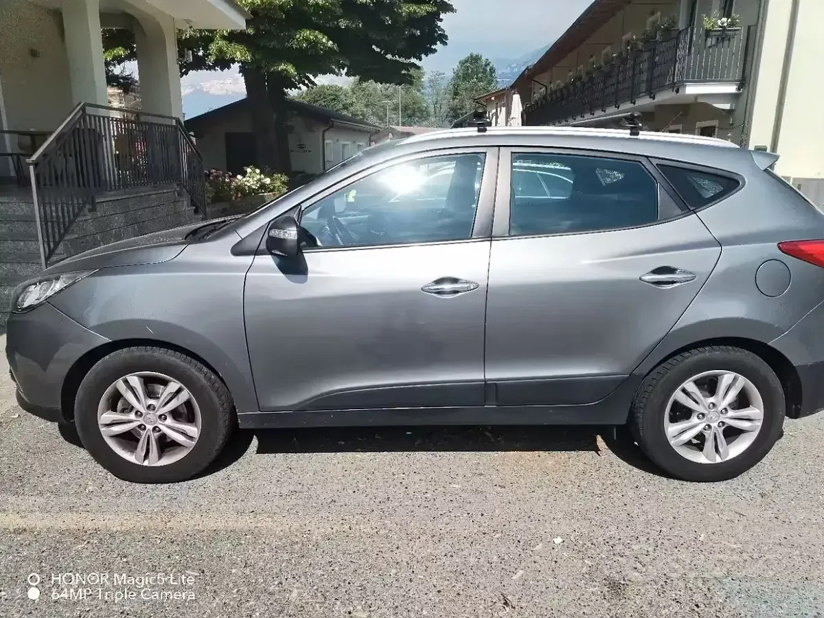 Usata Hyundai ix35 136 CV (100 kW) 2012 Grigio SUV