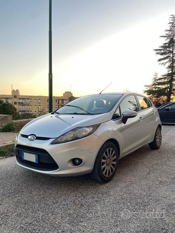 Usata Ford Fiesta 82 CV (60 kW) 2010 Berlina