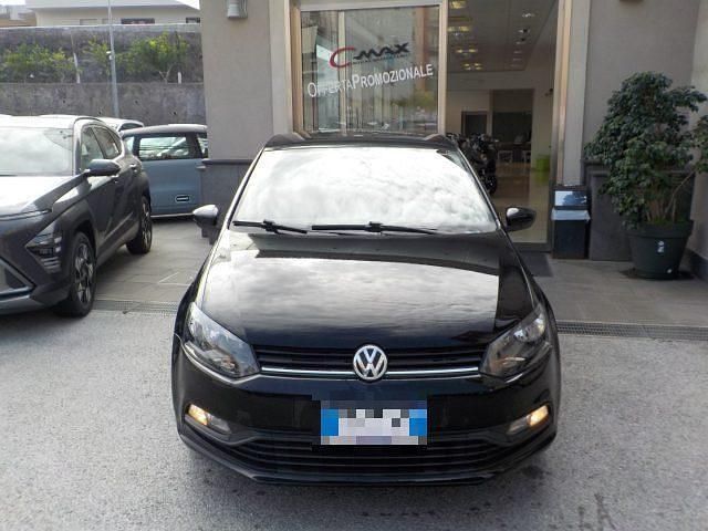 Nero Usata 2015 VW Polo Comfortline Tre volumi | 7900 € (Buon prezzo) - Immagine 1/4