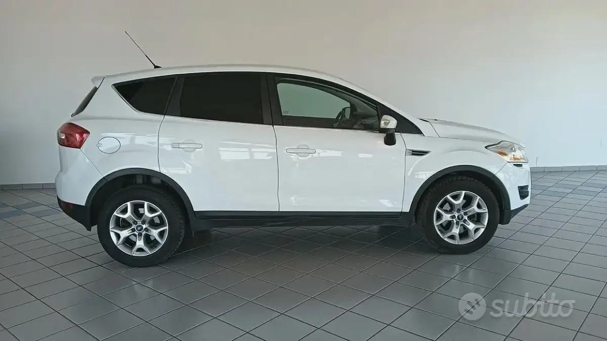 Usata Ford Kuga Titanium 140 CV (102 kW) 2012 Bianco SUV
