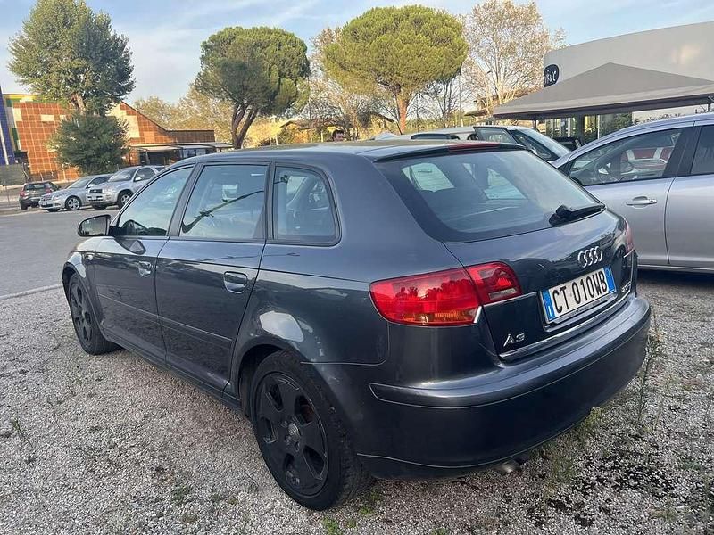 Usata 2005 Audi A3 Ambition Tre volumi | 2000 € (Buon prezzo) - Immagine 1/4