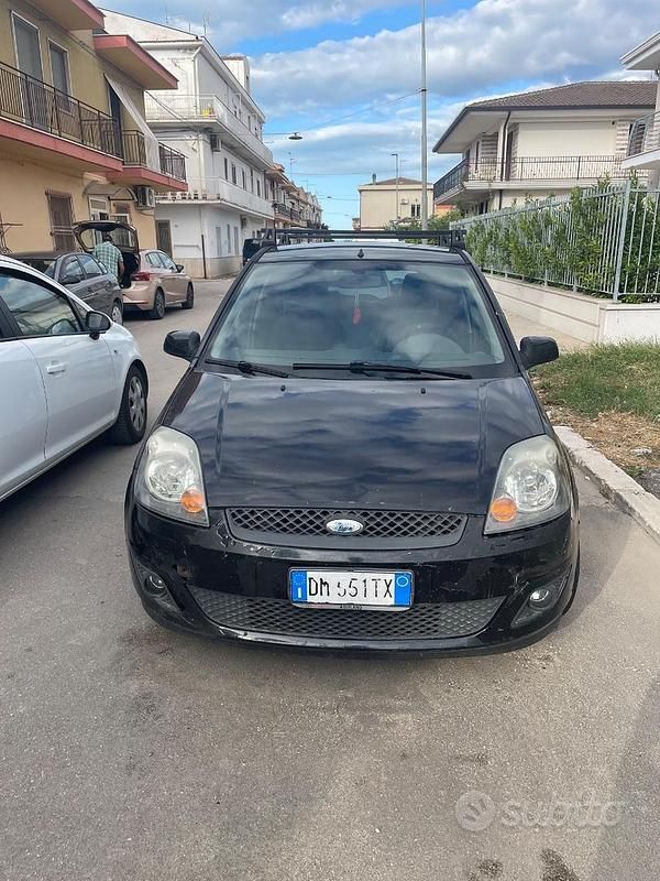 Usata Ford Fiesta 80 CV (58 kW) 2008 Nero Utilitaria