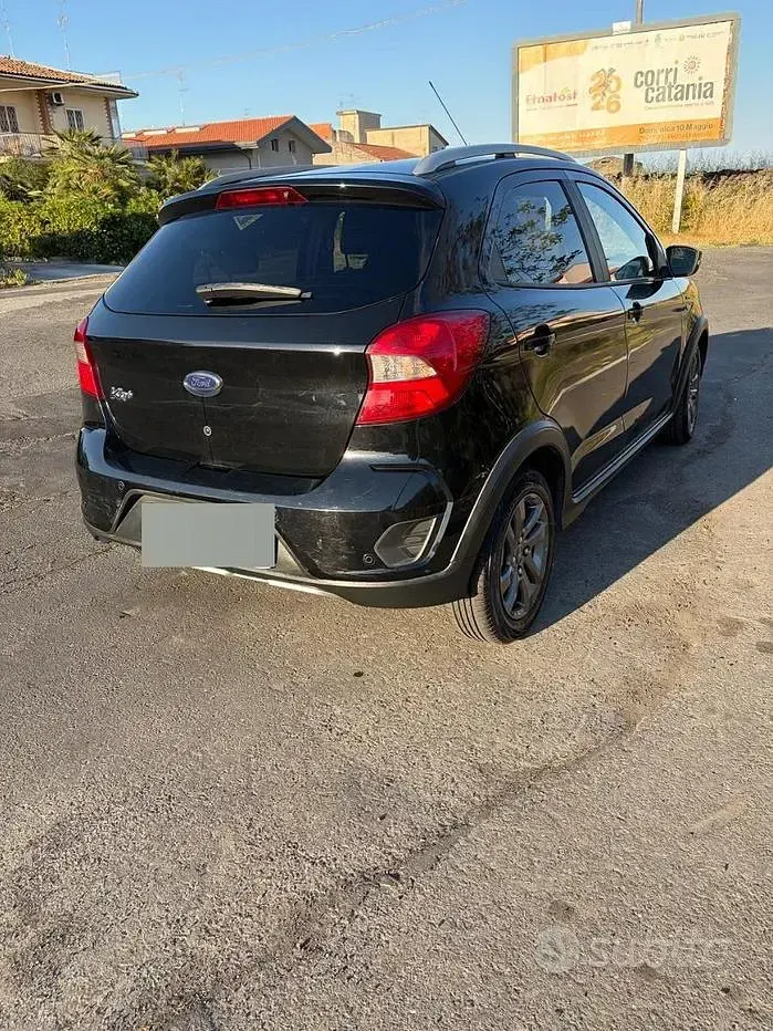 Usata Ford Ka Plus 86 CV (63 kW) 2019 Nero Utilitaria
