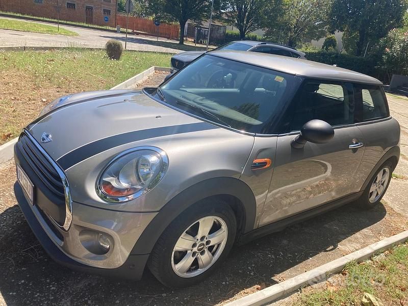 Usata Mini ONE 75 CV (55 kW) 2017 Grigio Utilitaria
