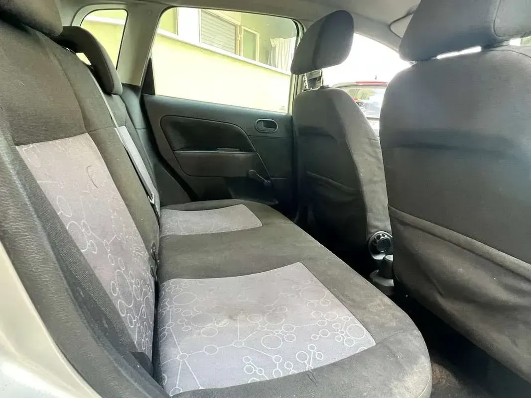 Usata Ford Fiesta Ambiente 68 CV (50 kW) 2006 Grigio Utilitaria