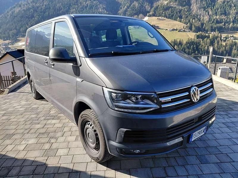 Usata VW Caravelle 204 CV (150 kW) 2019 Grigio Furgone