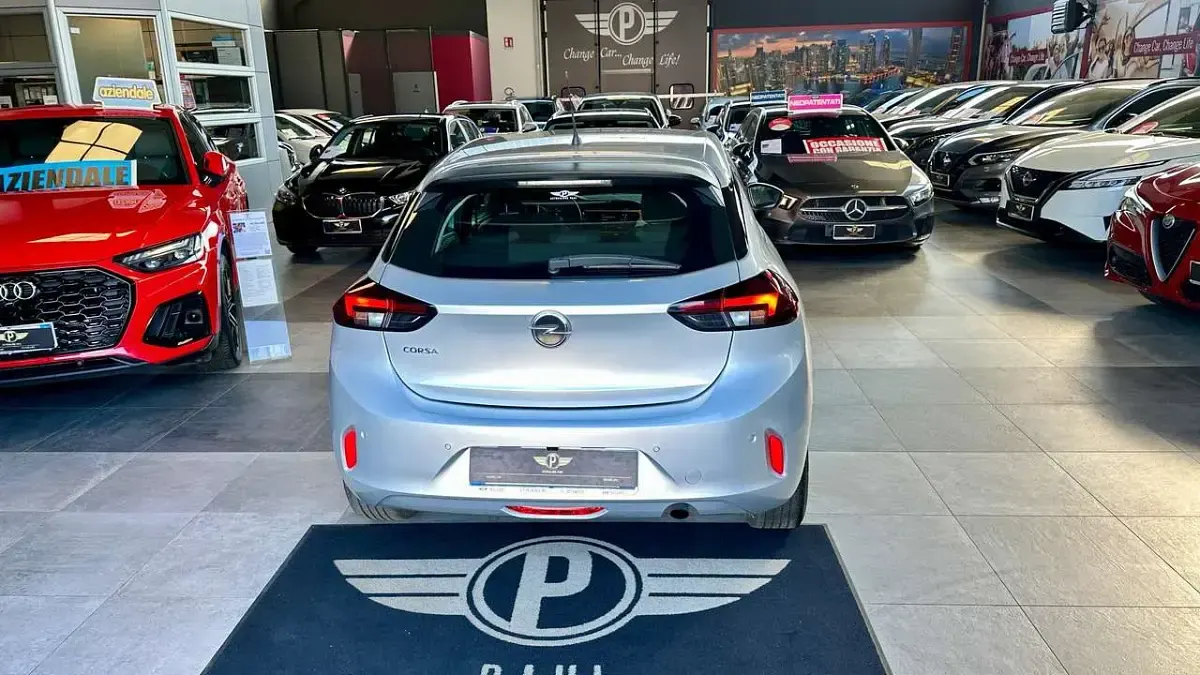 Usata Opel Corsa Edition 101 CV (74 kW) 2023 Grigio argentato Utilitaria