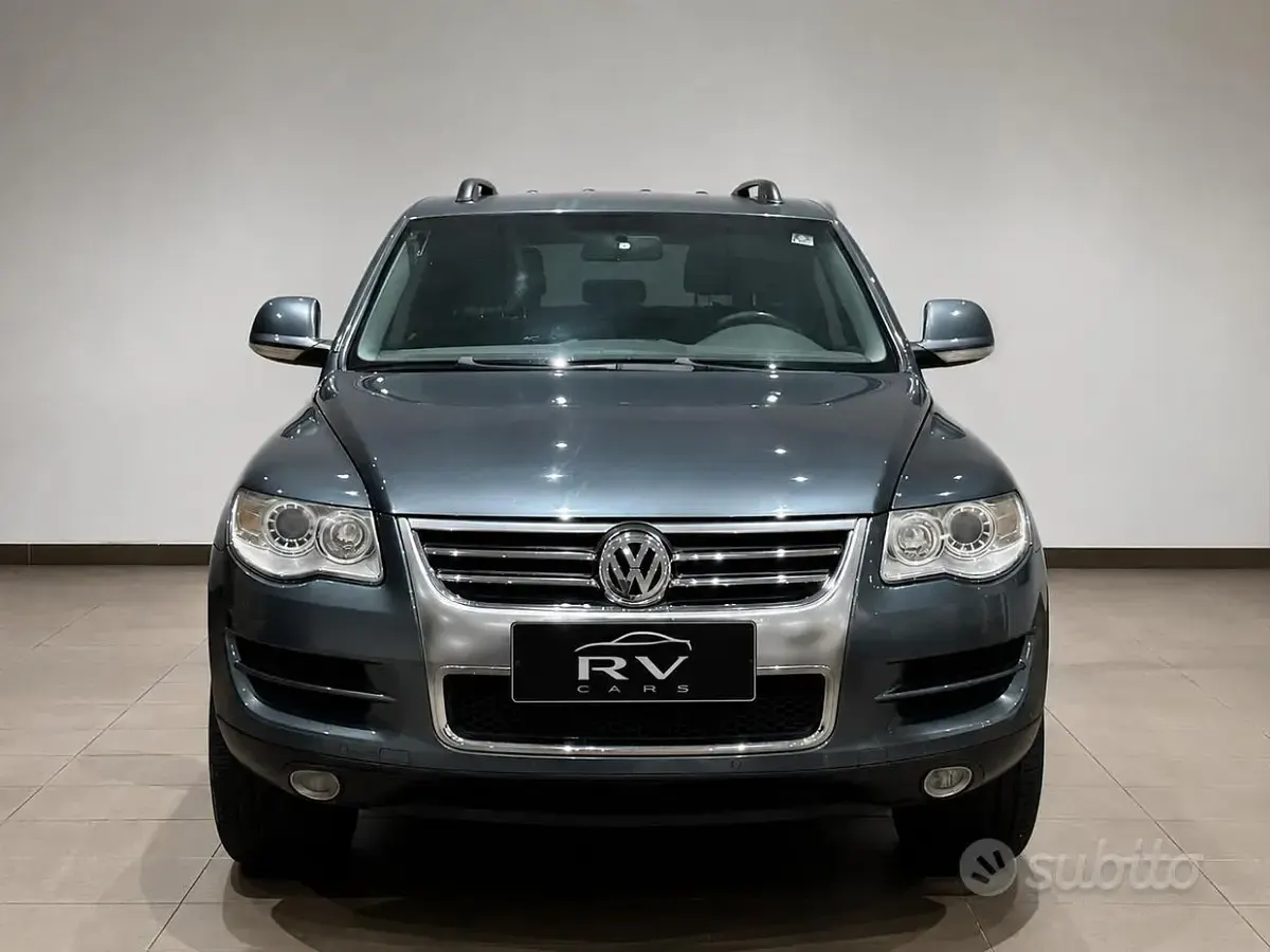 Usata VW Touareg Exclusive 174 CV (127 kW) 2007 Grigio SUV