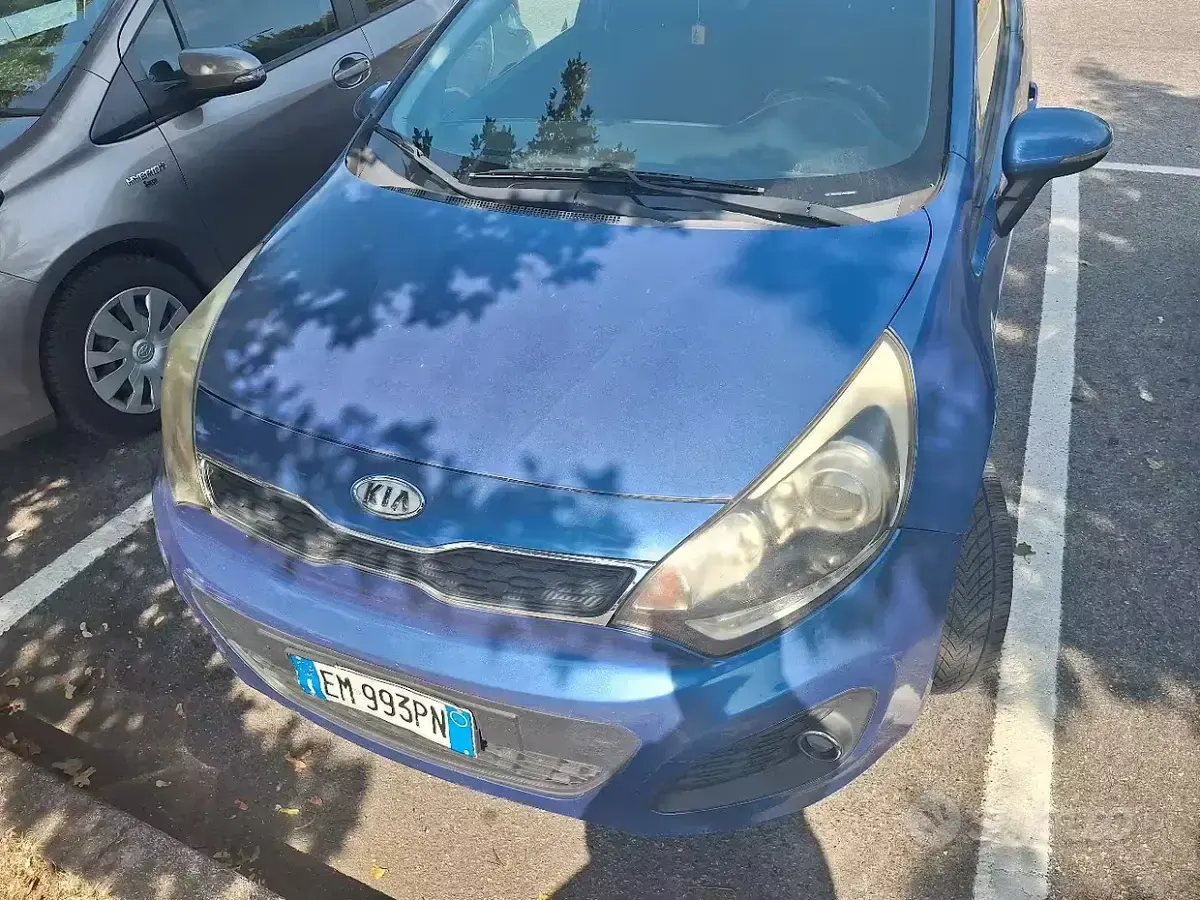 Usata Kia Rio 75 CV (55 kW) 2012 Bluazzurro Berlina