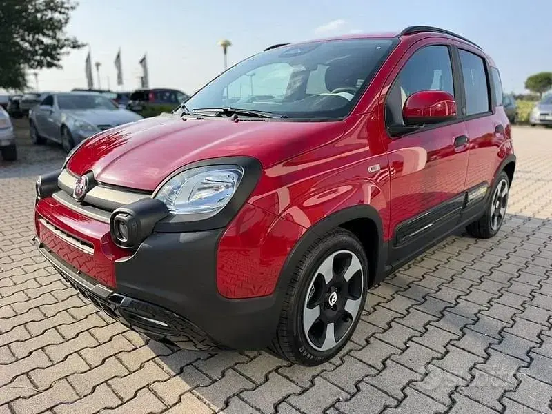 Nuova Fiat Panda Cross Cross 69 CV (50 kW) 2026 Rosso Utilitaria