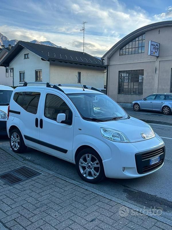 Bianco Usata 2009 Fiat Qubo Trekking Monovolume | 4400 € (Buon prezzo) - Immagine 1/4