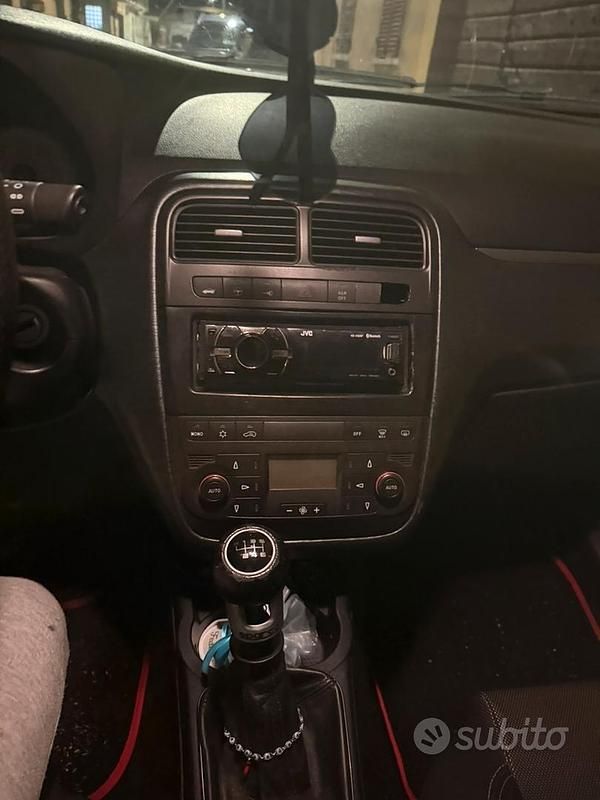 Usata Fiat Grande Punto 131 CV (96 kW) 2009 Utilitaria