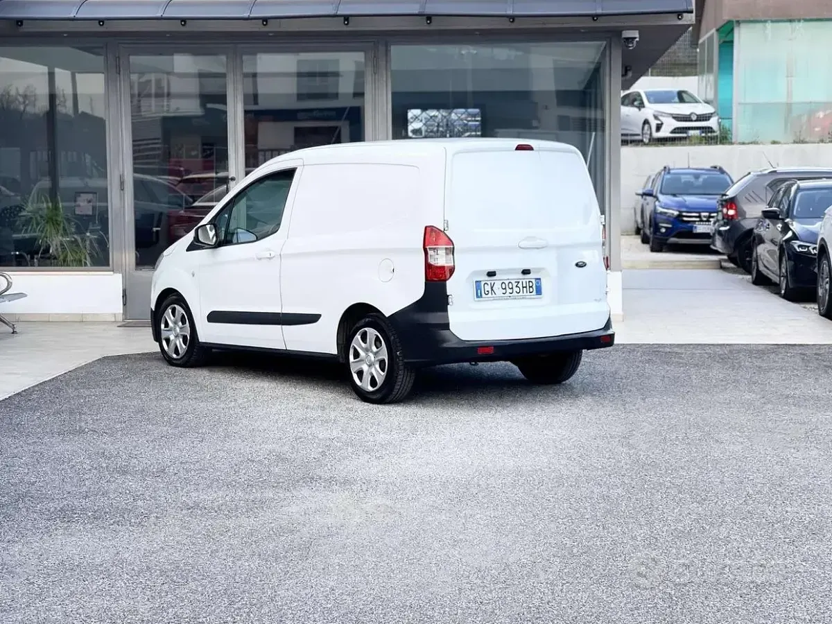 Usata Ford Transit Courier 76 CV (55 kW) 2016 Bianco Furgone