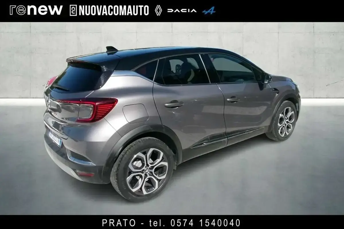 Usata Renault Captur Intens 101 CV (74 kW) 2023 Grigio SUV