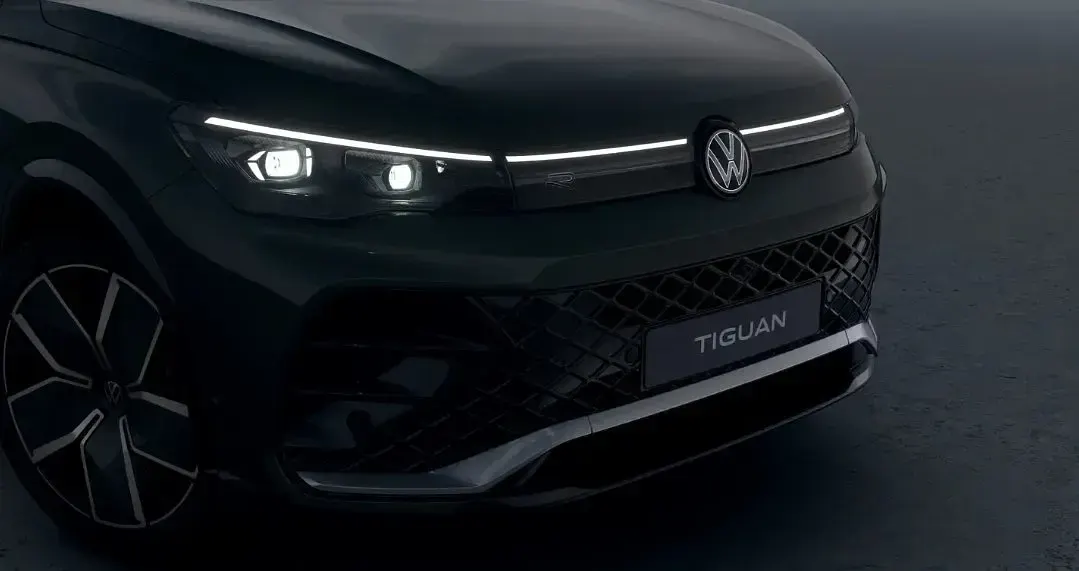 Nuova VW Tiguan R-line Plus 150 CV (110 kW) 2026 D4d4  velvet green metallizza SUV