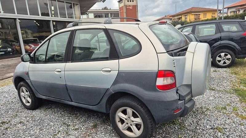 Usata Renault Scénic Dynamique 97 CV (71 kW) 2002 Grigio Monovolume