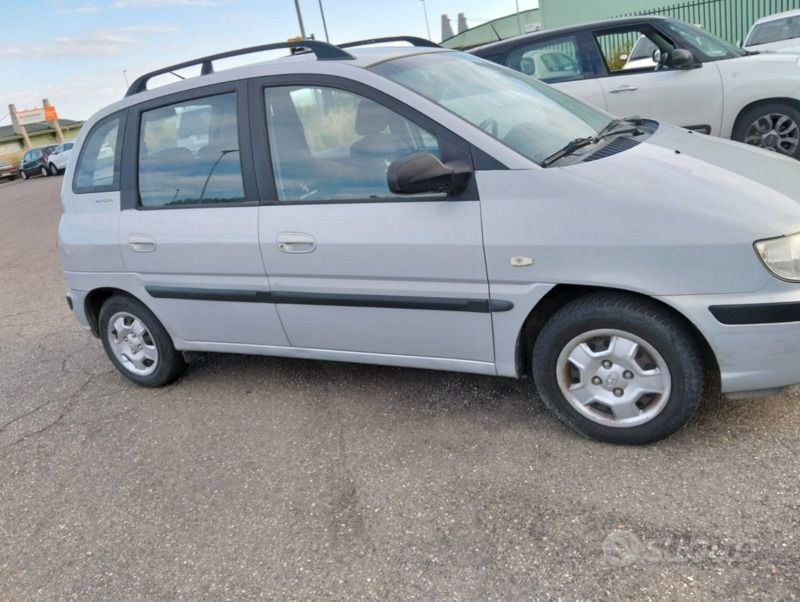 Usata Hyundai Matrix 103 CV (75 kW) 2005 Grigio Monovolume