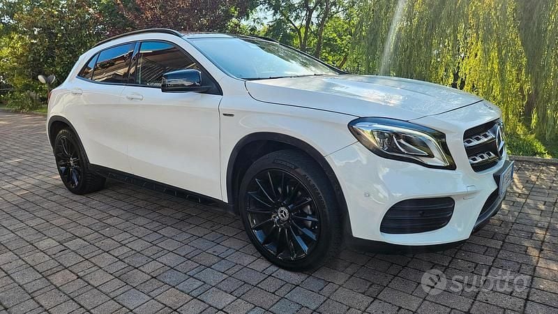 Bianco Usata 2019 Mercedes GLA200 Edition SUV | 21.500 € (Buon prezzo) - Immagine 1/4