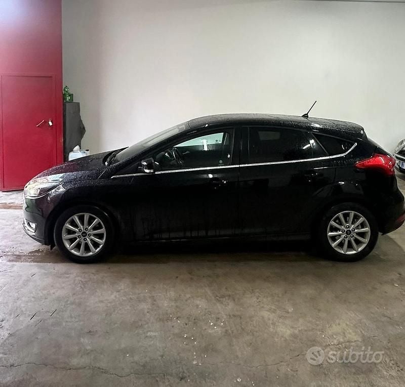 Usata Ford Focus 95 CV (69 kW) 2017 Nero Berlina