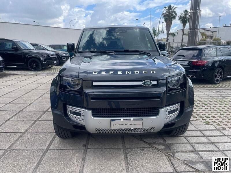 Grigio Usata 2024 Land Rover Defender SUV | 79.000 € (Molto cara) - Immagine 1/4