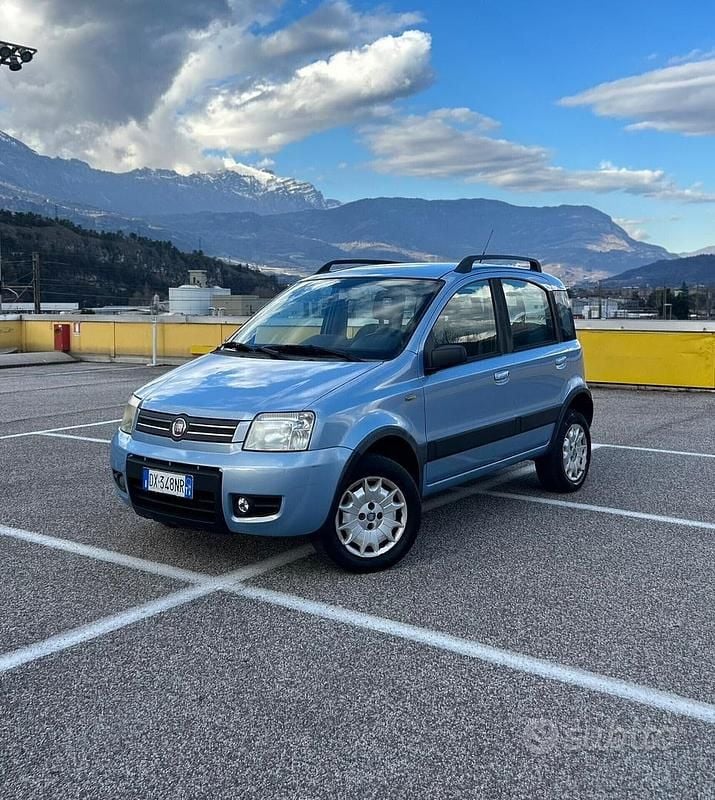 Usata Fiat Panda 4x4 Climbing 60 CV (44 kW) 2009 Blu Utilitaria