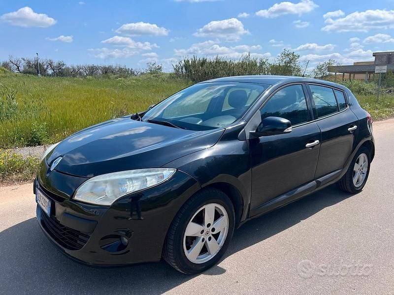 Usata Renault Mégane 110 CV (80 kW) 2010 Nero Berlina