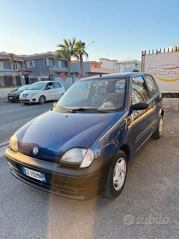 Usata Fiat 600 54 CV (39 kW) 2006 Blu Utilitaria